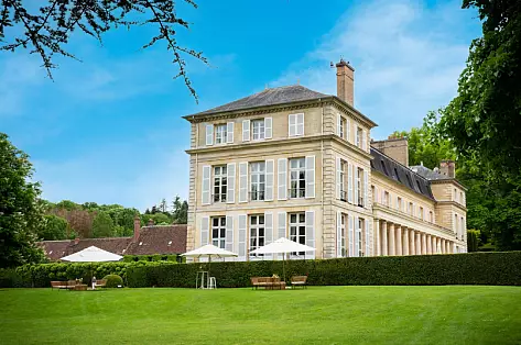 Luxury chateau rental near Paris 