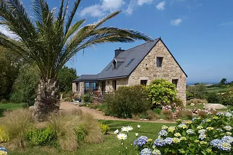 Charming villa with sea view for rent in Bretagne